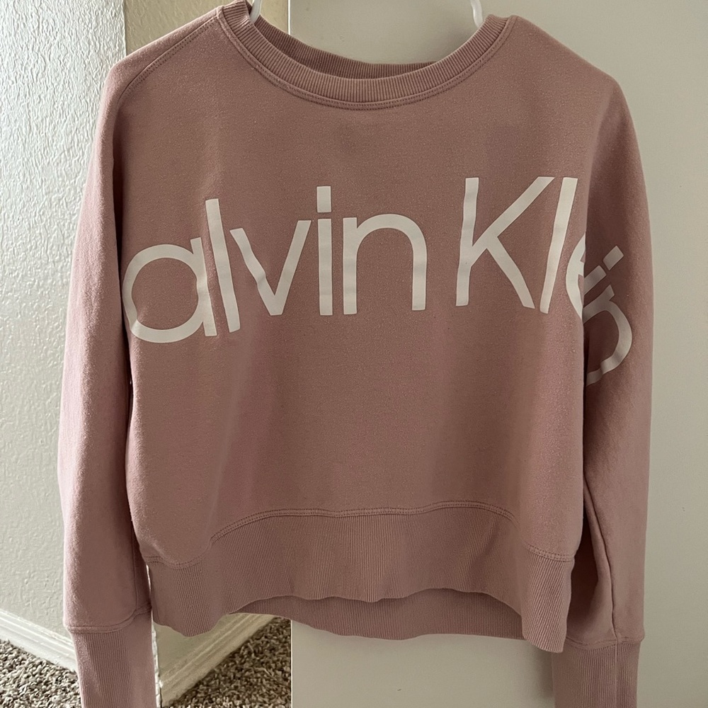 Used Calvin klein sweater in pink size XS